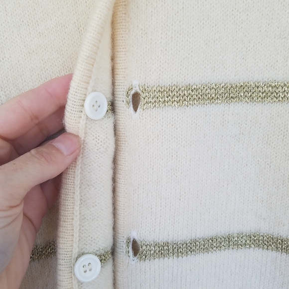 Vintage Grandma Style Cardigan Sweater Wool Cream And Gold Sz Small VtgHong Kong - Picture 12 of 14